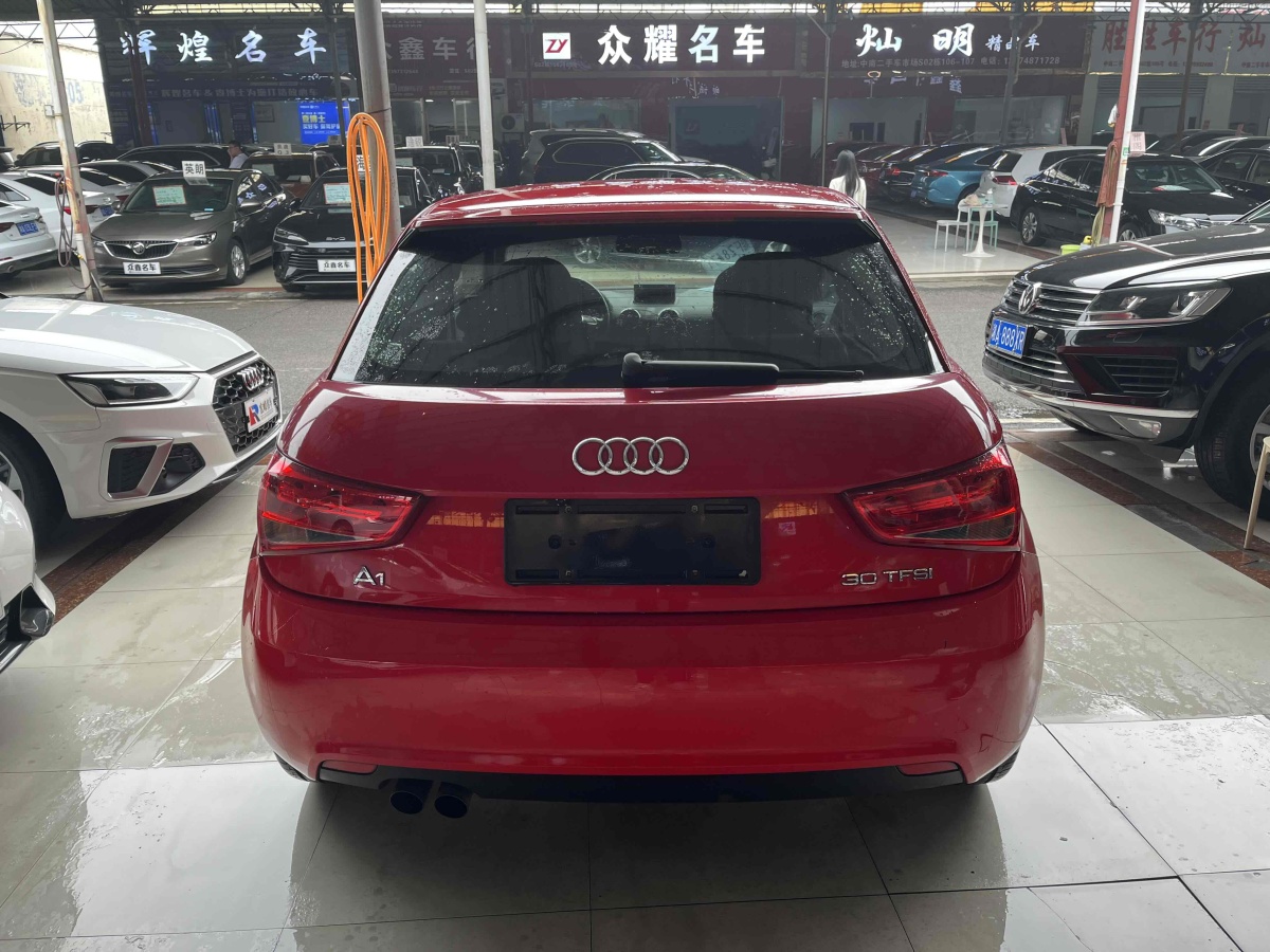 奧迪 奧迪A1  2014款 30 TFSI 時(shí)尚型圖片