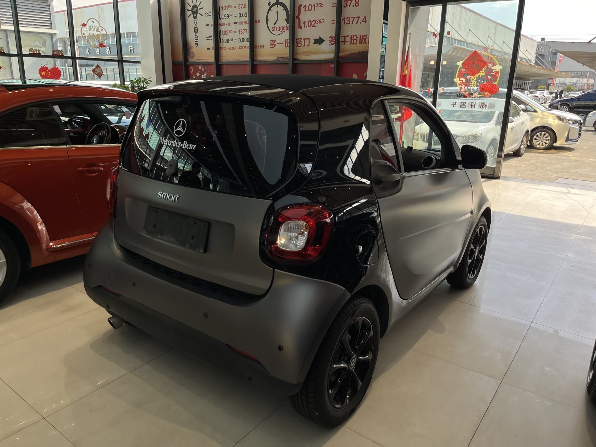 smart fortwo  2018款 1.0L 52千瓦硬頂靈動(dòng)版圖片