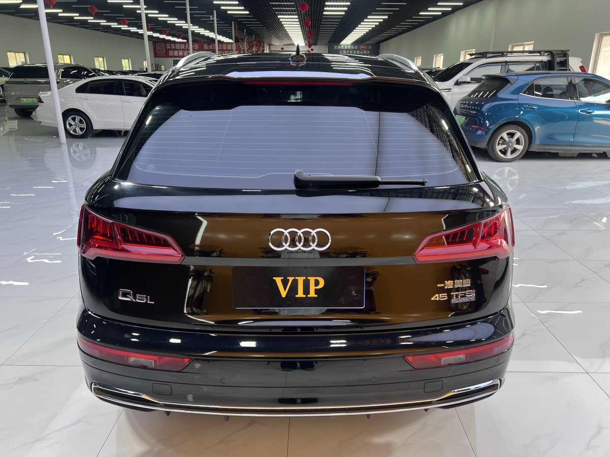 奧迪 奧迪Q5L  2018款  45 TFSI 尊享運(yùn)動(dòng)型 國(guó)VI圖片