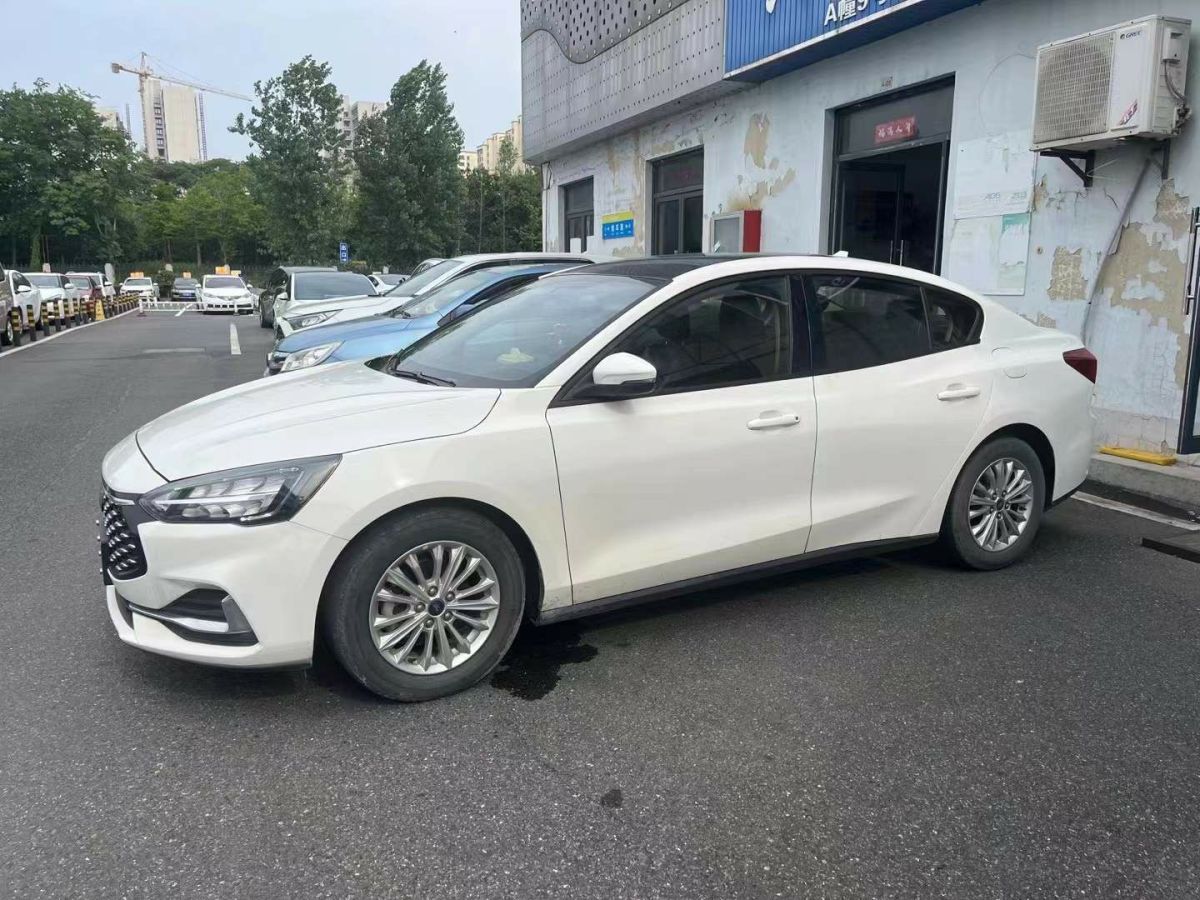 福特 ?？怂? 2021款 三廂 EcoBoost 180 自動(dòng)ST Line圖片