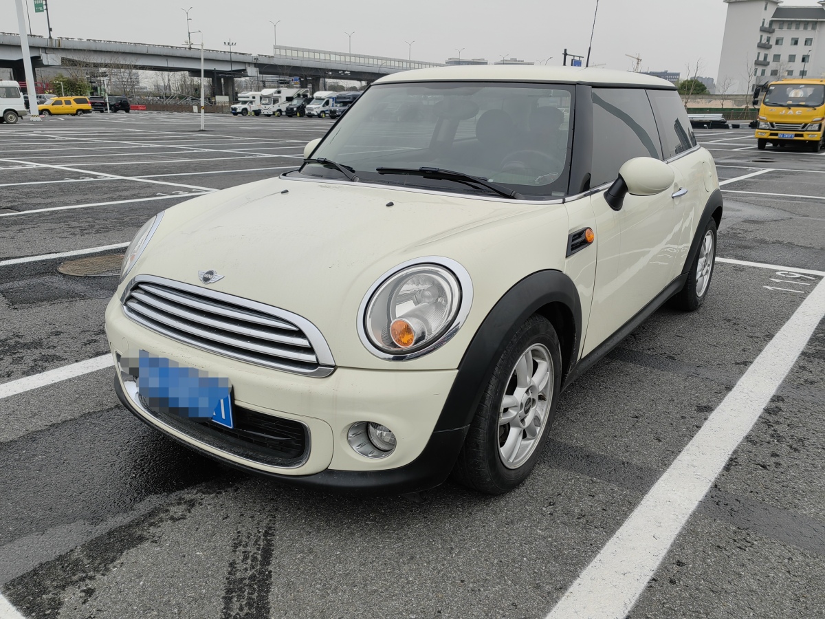 2014年3月MINI MINI  2013款 1.6L ONE 限量第二款