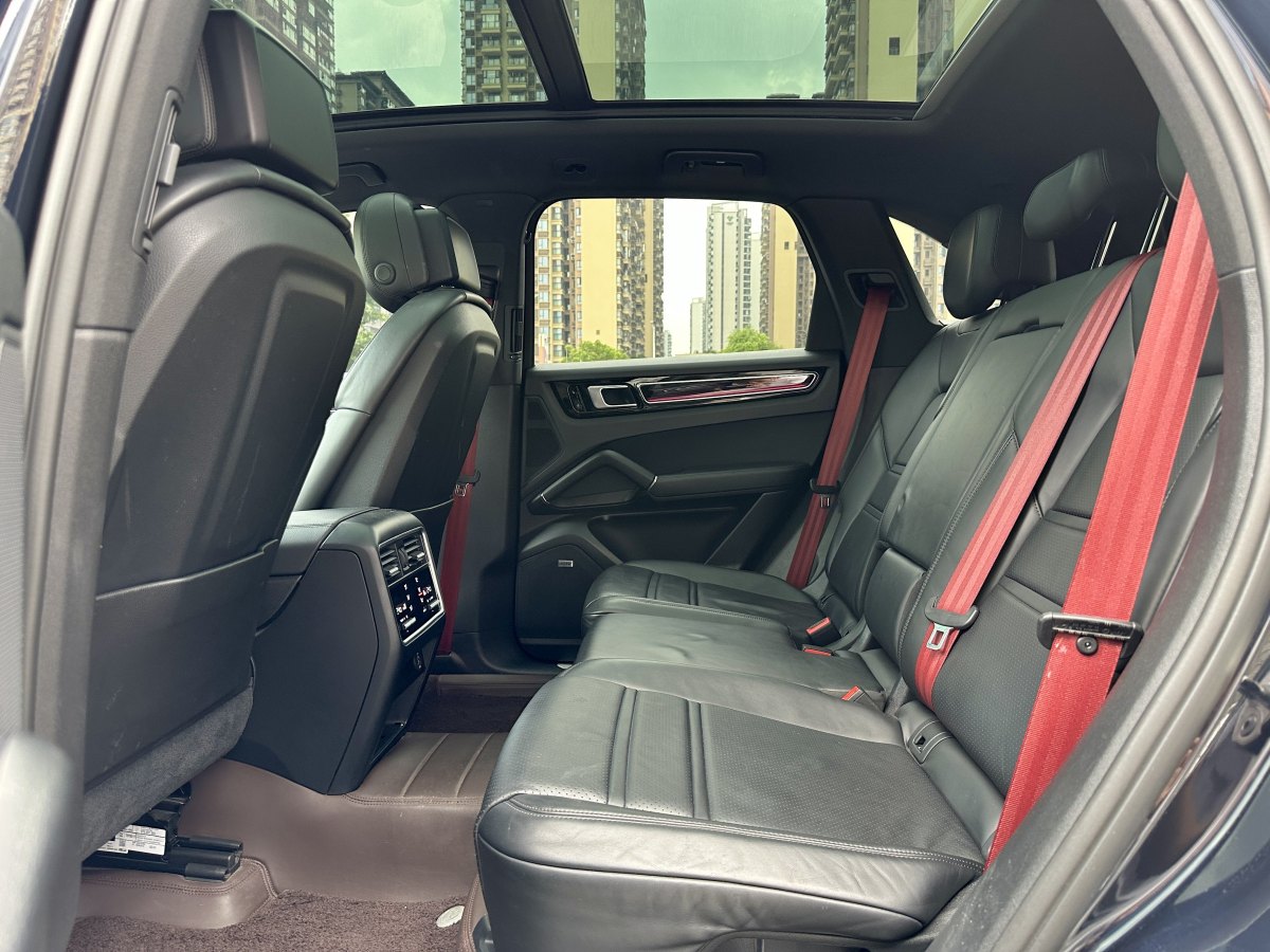 2019年2月保時(shí)捷 Cayenne  2018款 Cayenne 3.0T