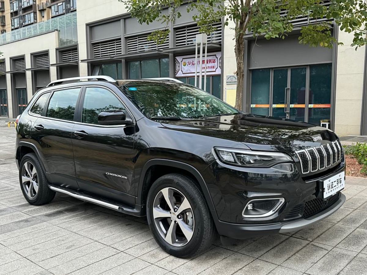 Jeep 自由光  2019款 2.0T 四驅(qū)探享版+自動駕駛智慧包圖片