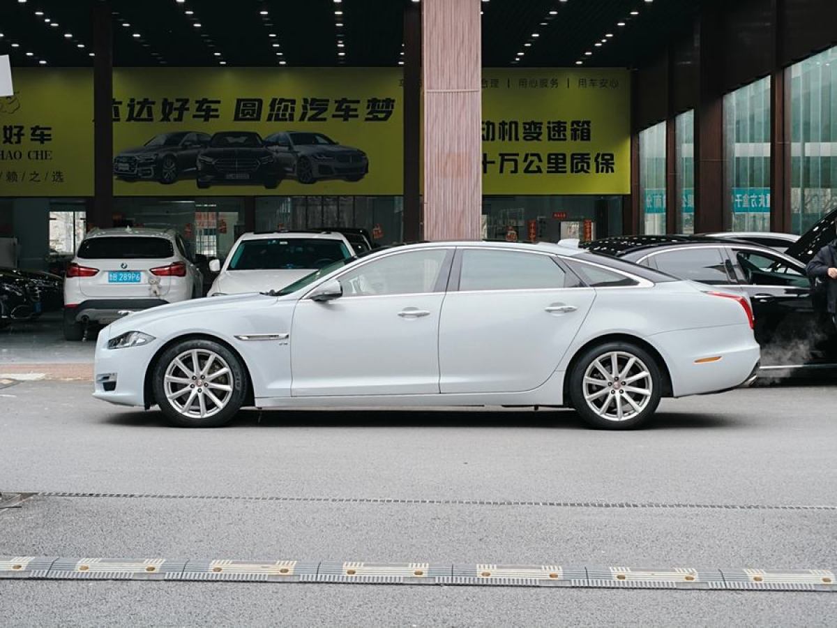 捷豹 XJ  2016款 XJL 3.0 SC 兩驅(qū)尊享商務(wù)版圖片