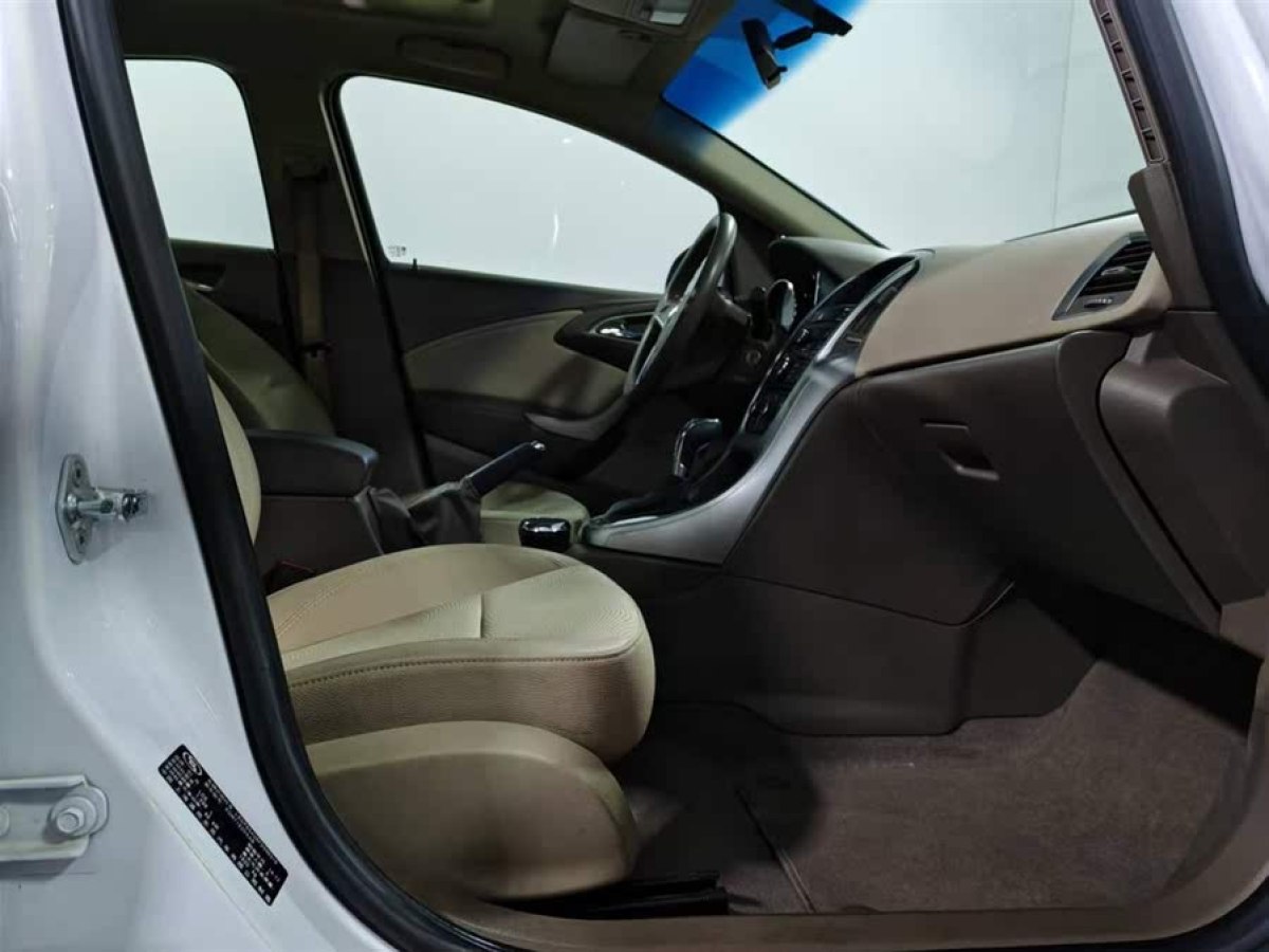 別克 英朗  2014款 XT 1.6L 自動舒適版圖片