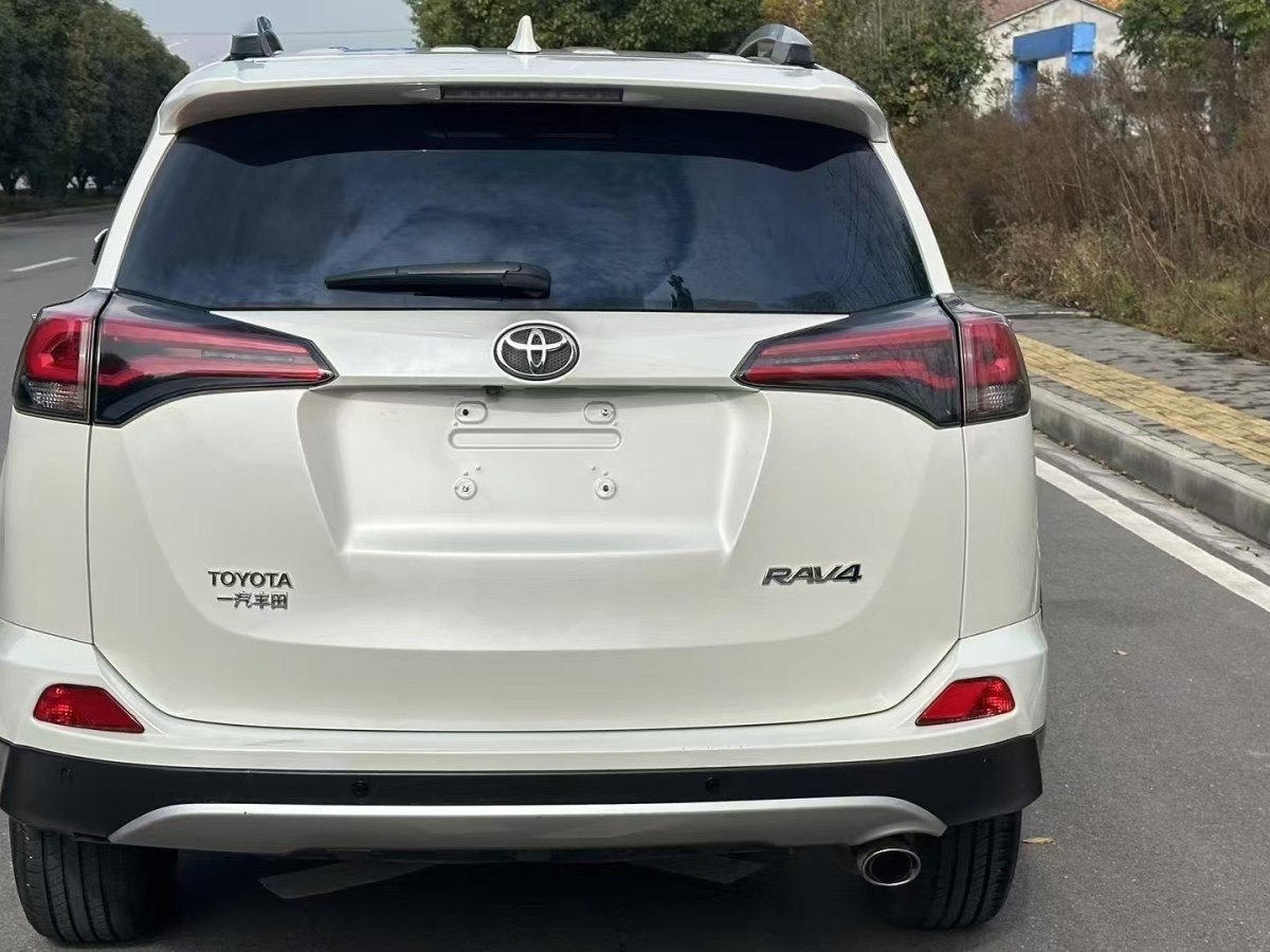 豐田 RAV4  2019款 榮放 2.0L CVT兩驅(qū)智尚版圖片