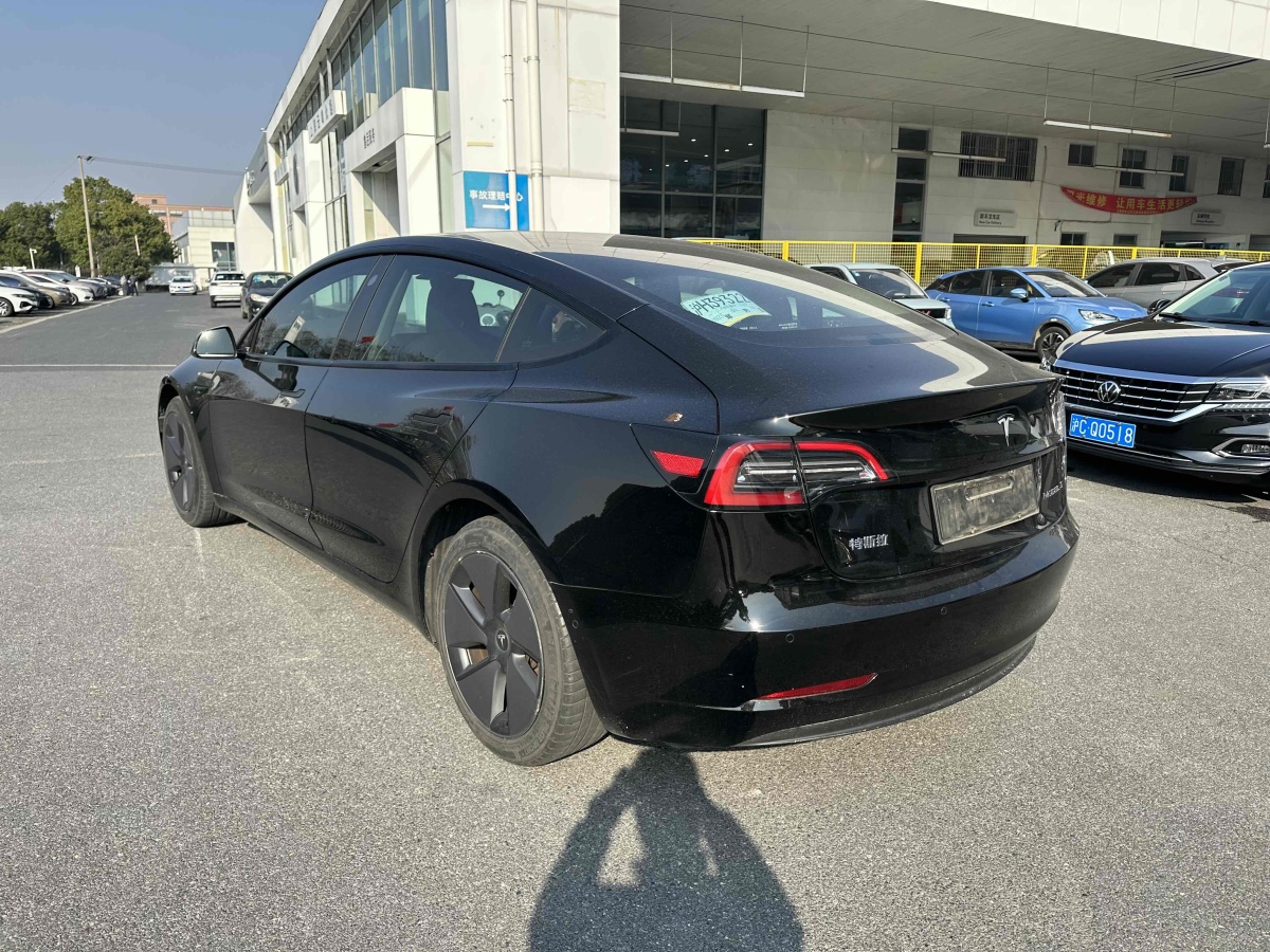 特斯拉 Model 3  2021款 標(biāo)準(zhǔn)續(xù)航后驅(qū)升級版 3D6圖片