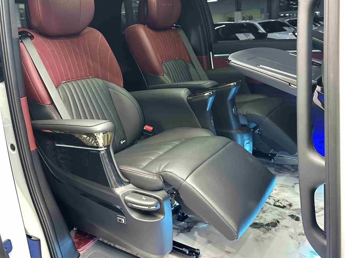 廣汽傳祺 M8  2024款 宗師系列 400T 至尊版圖片