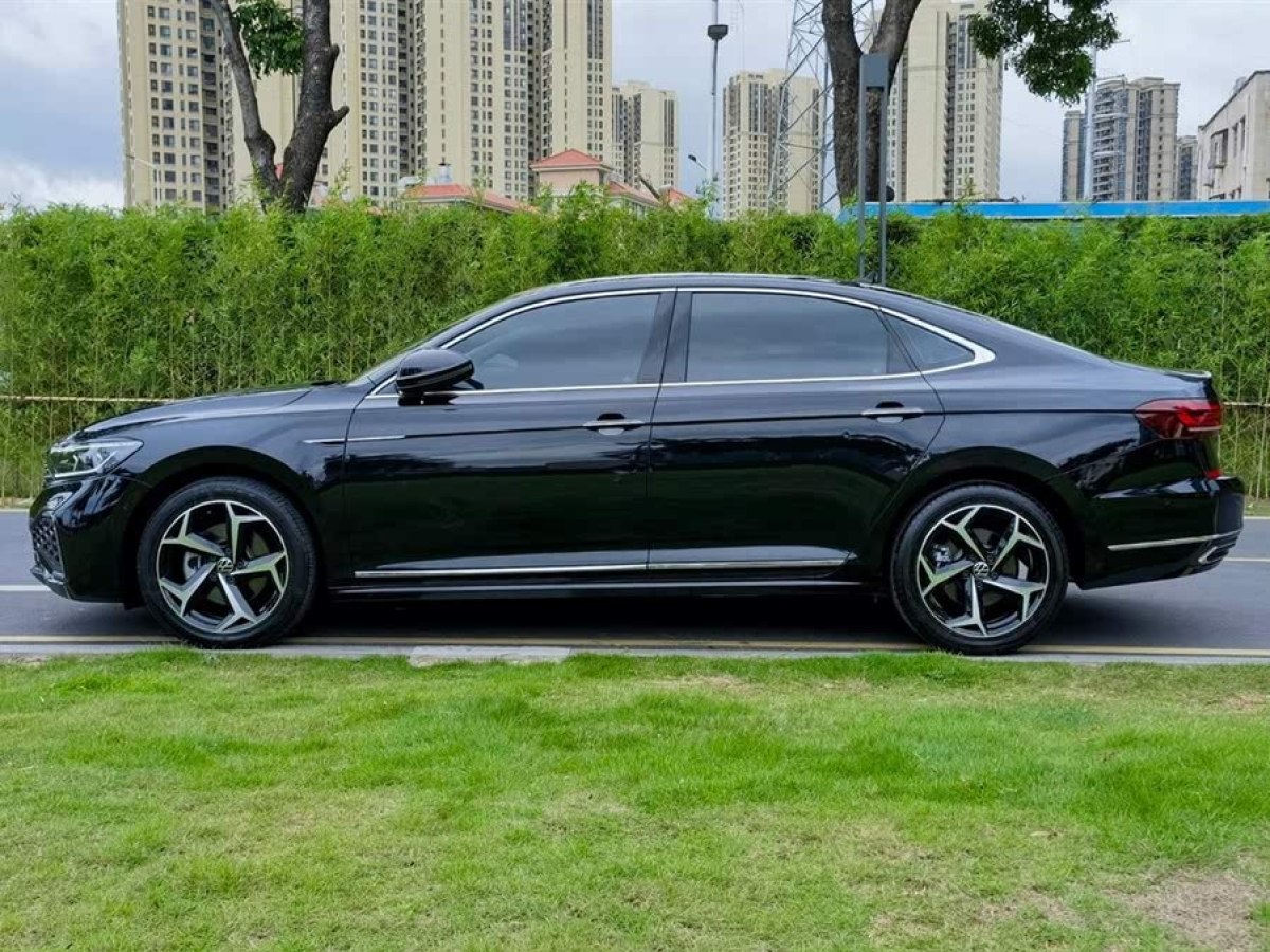 大眾 帕薩特  2023款 改款 330TSI 星空豪華版圖片