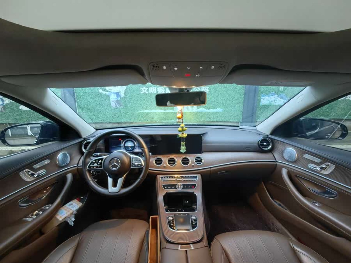 奔馳 奔馳E級(jí)  2019款 改款 E 300 L 豪華型圖片