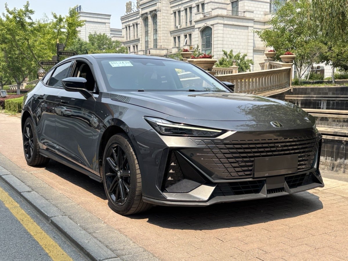 長(zhǎng)安 長(zhǎng)安UNI-V 智電iDD  2023款 智電iDD 1.5T 113km智酷型圖片