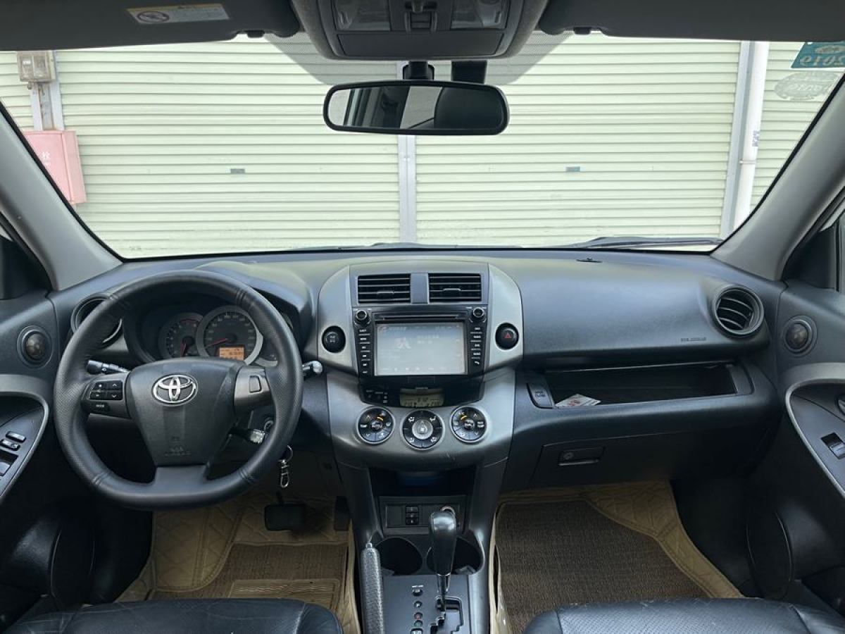 豐田 RAV4榮放  2011款 2.4L 自動四驅(qū)豪華版圖片