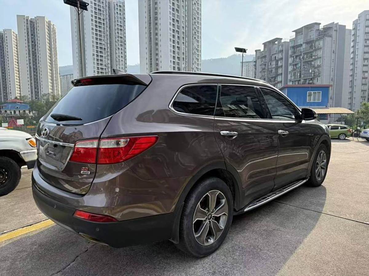 現(xiàn)代 格越  2013款 3.0L 7座四驅(qū)舒適版圖片