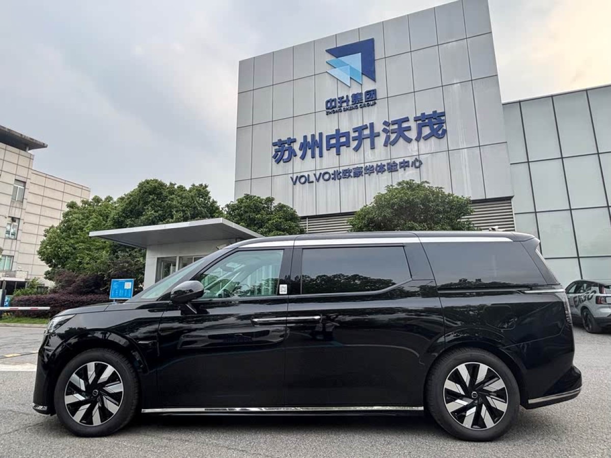 沃爾沃 沃爾沃EM90  2025款 Ultra 六座圖片