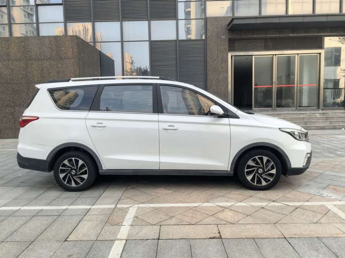 長安歐尚 A800  2017款 1.6L 手動(dòng)智享型圖片