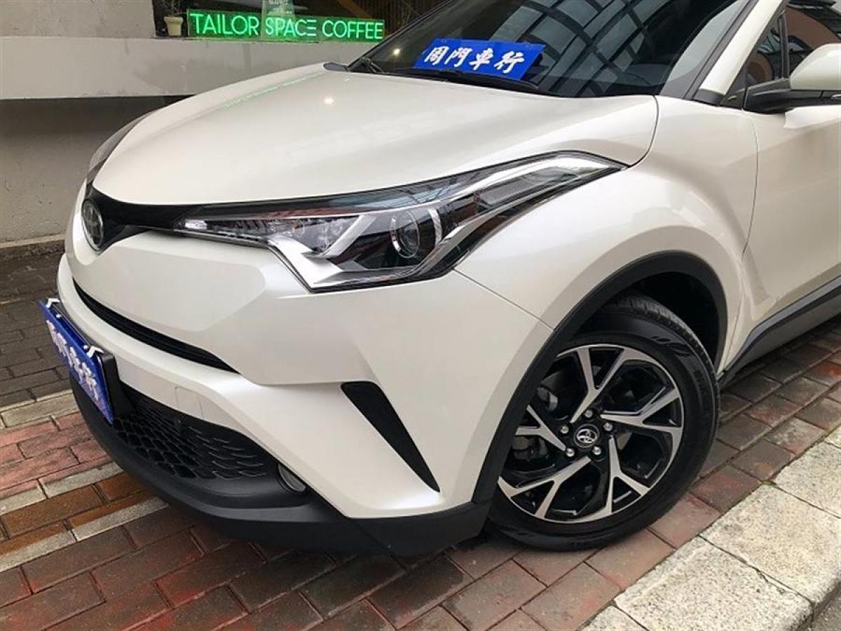 豐田 C-HR  2020款 2.0L 領(lǐng)先版圖片