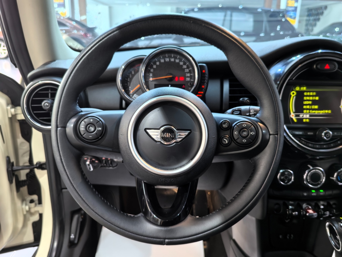 MINI MINI  2016款 1.2T ONE 先鋒派圖片