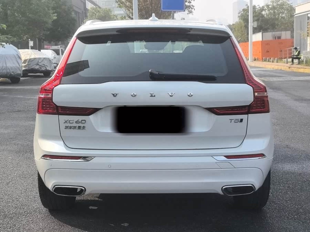 沃爾沃 XC60  2021款 T5 四驅(qū)智遠豪華版圖片