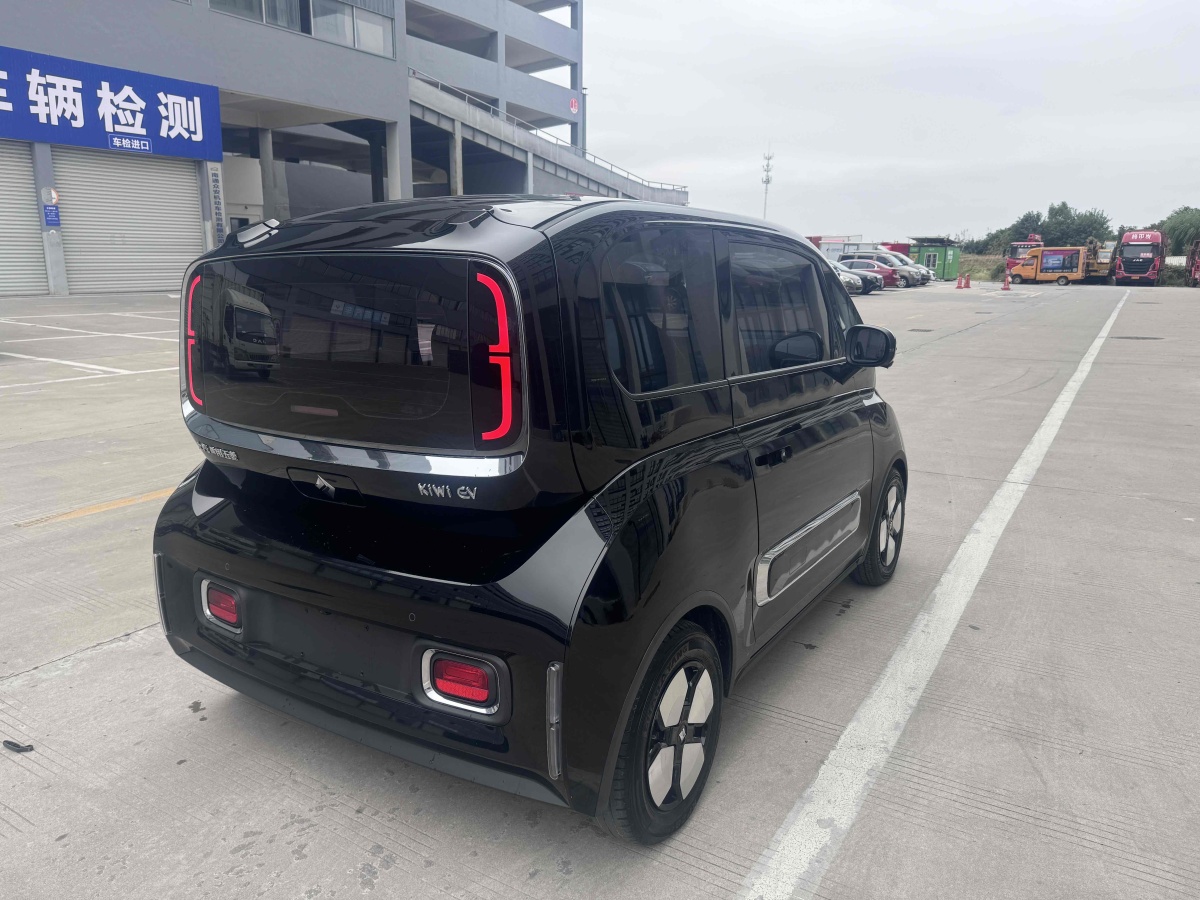 寶駿 寶駿KiWi EV  2023款 智奢版 三元鋰圖片