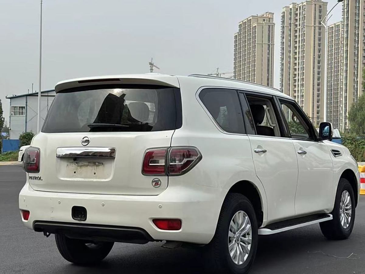 日產(chǎn) 途樂  2018款 4.0L 領(lǐng)英型圖片