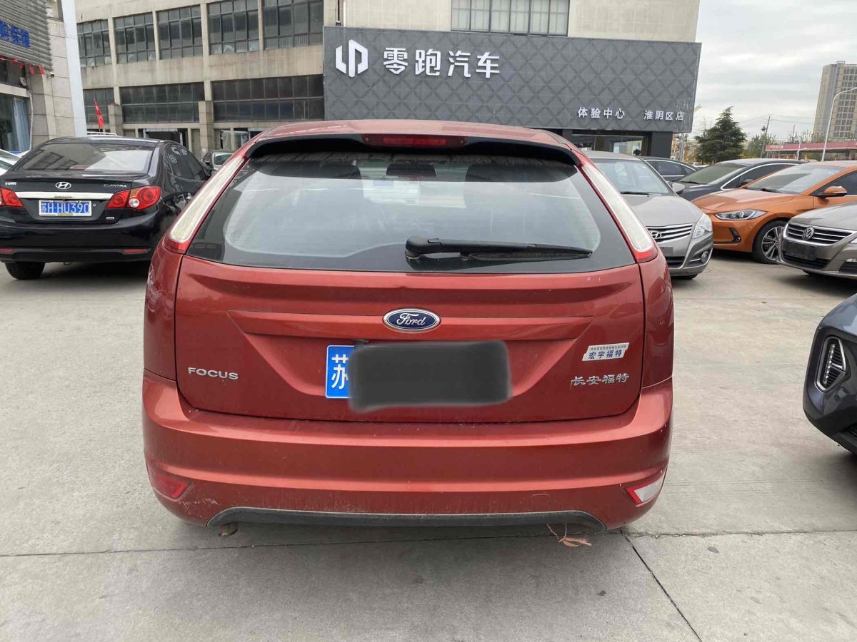 福特 ?？怂? 2013款 兩廂經(jīng)典 1.8L 手動基本型圖片