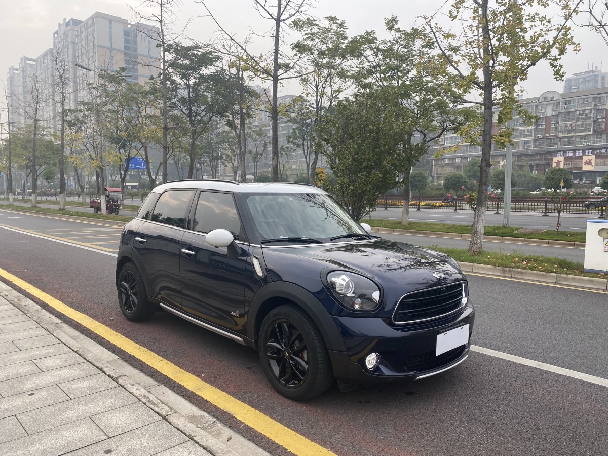 2016年8月MINI COUNTRYMAN  2016款 1.6T COOPER ALL4 Fun裝備控