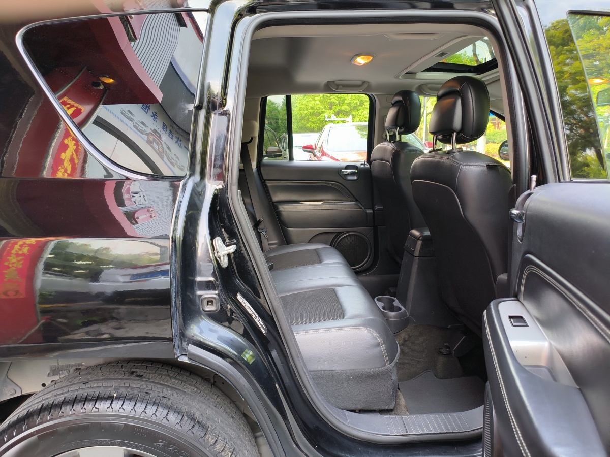 2014年11月Jeep 指南者  2014款 改款 2.4L 四驱舒适版