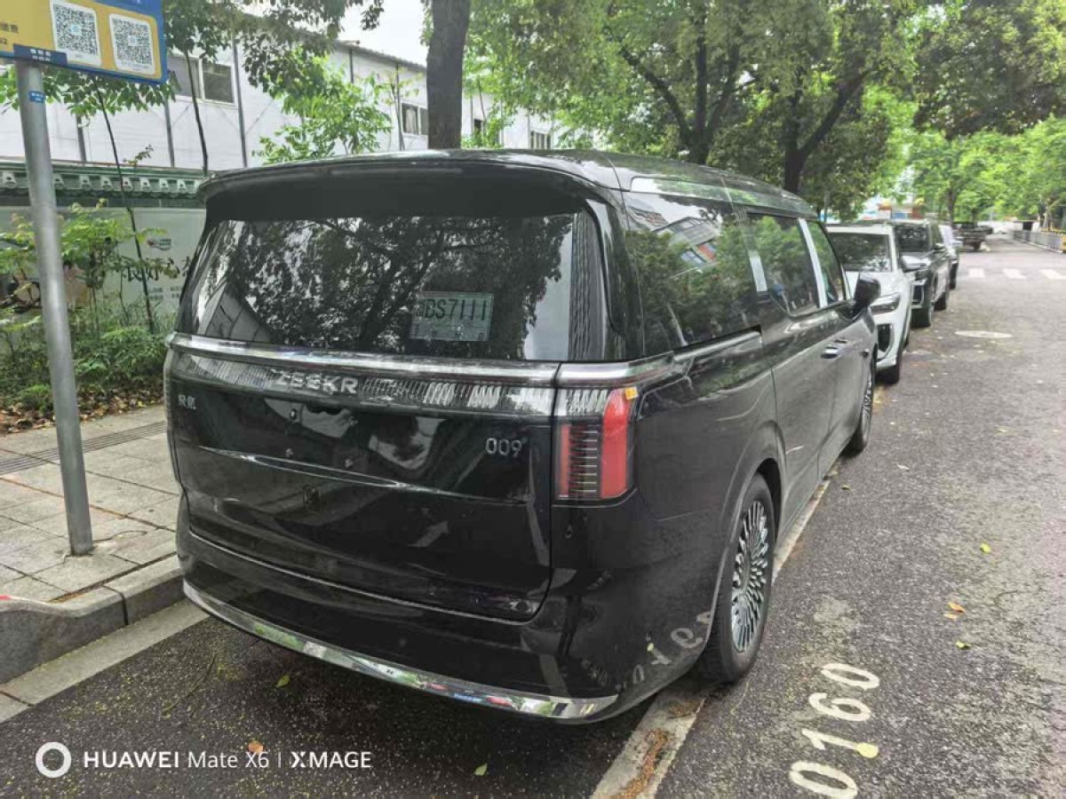 極氪 極氪009  2024款 六座行政版四驅 108kWh圖片