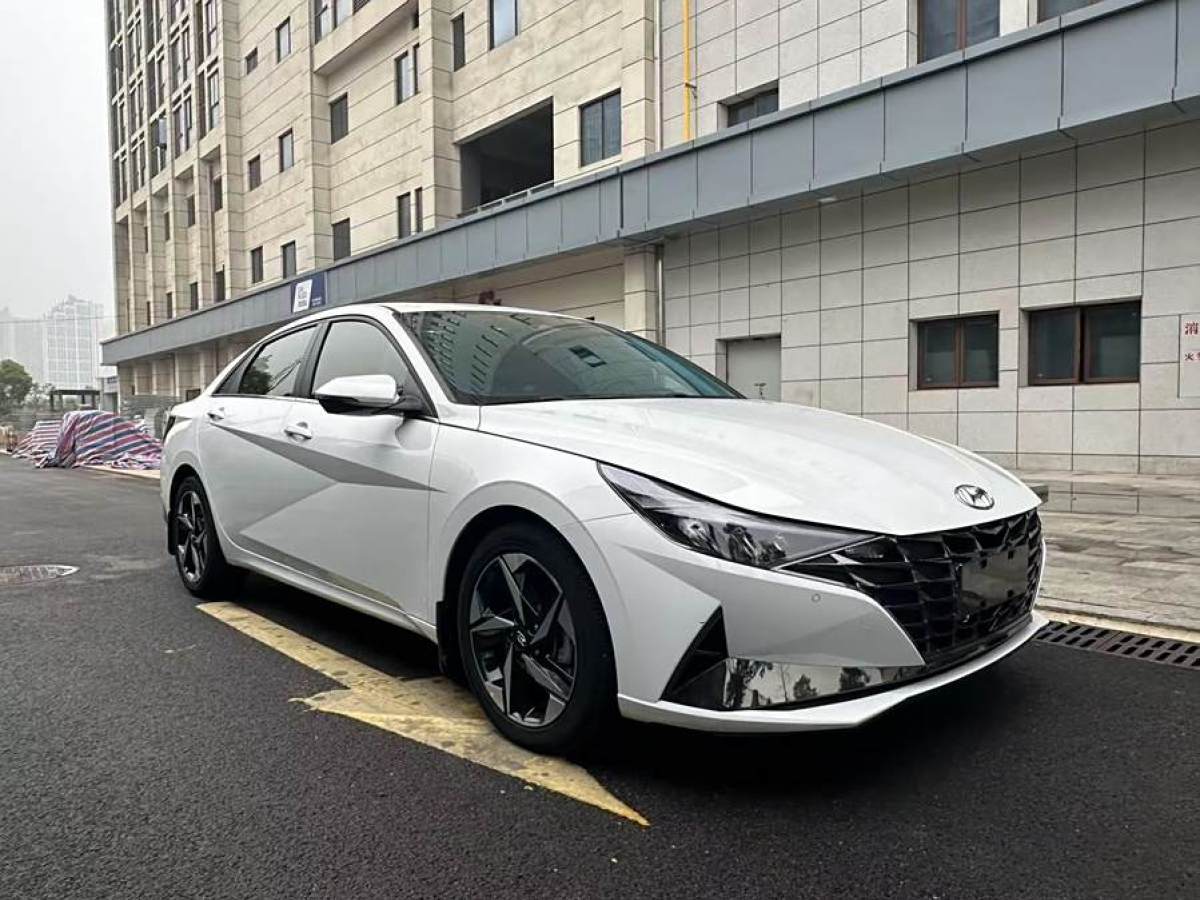 現(xiàn)代 伊蘭特  2023款 1.5L CVT GLS領(lǐng)先版圖片