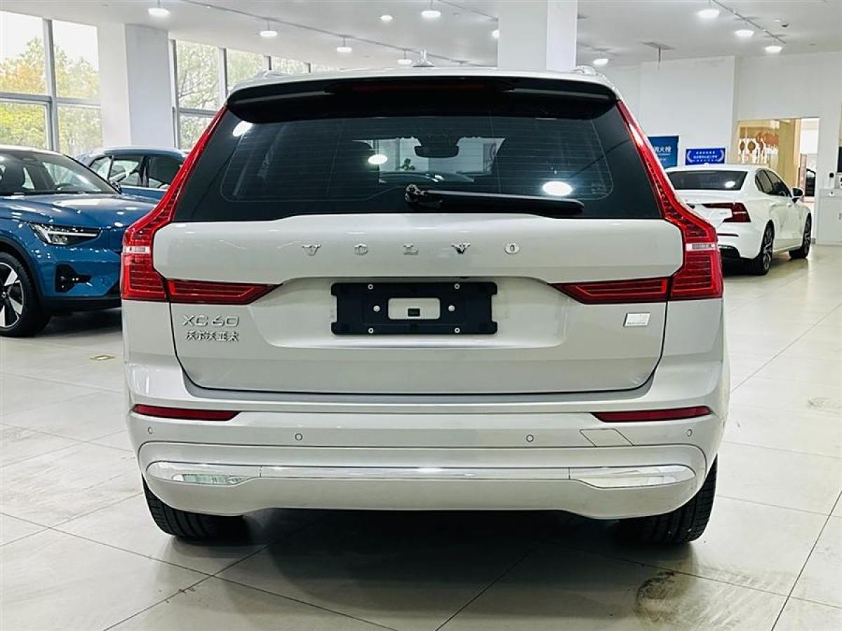 沃爾沃 XC60新能源  2025款 插電式混動 長續(xù)航四驅(qū)智雅豪華版圖片