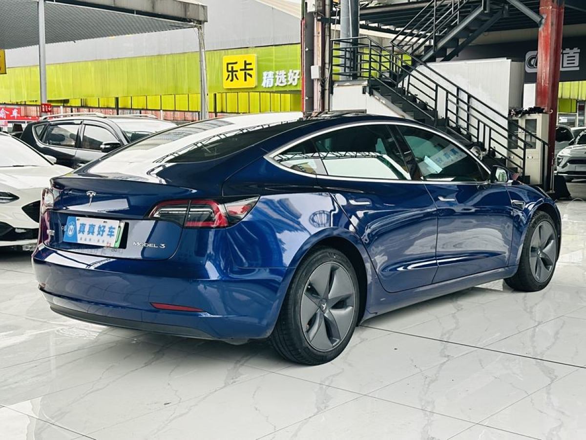 特斯拉 Model 3  2019款 標(biāo)準(zhǔn)續(xù)航后驅(qū)升級(jí)版圖片