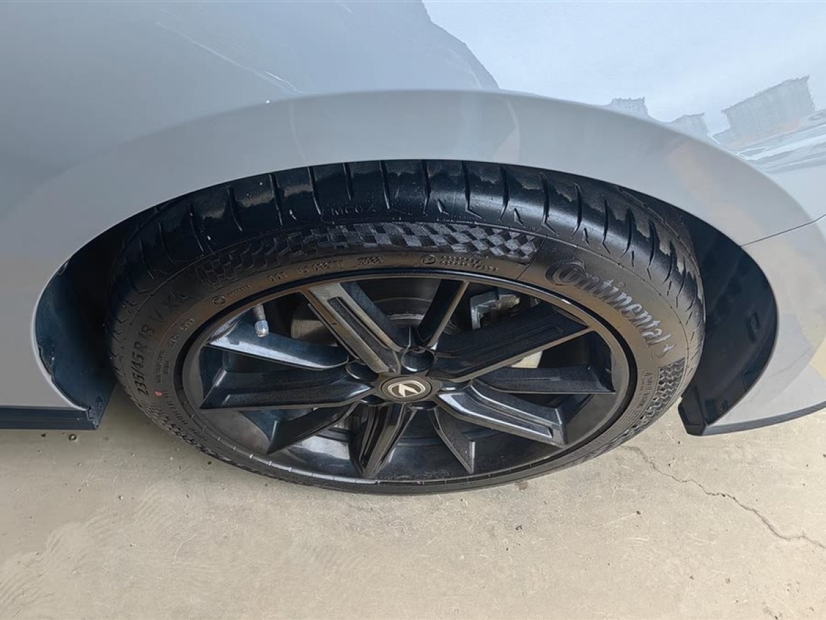 長安 長安UNI-V  2022款 1.5T 尊貴型圖片