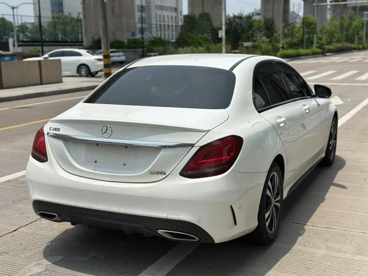 奔馳 奔馳C級(jí) C 260 短軸運(yùn)動(dòng)版圖片