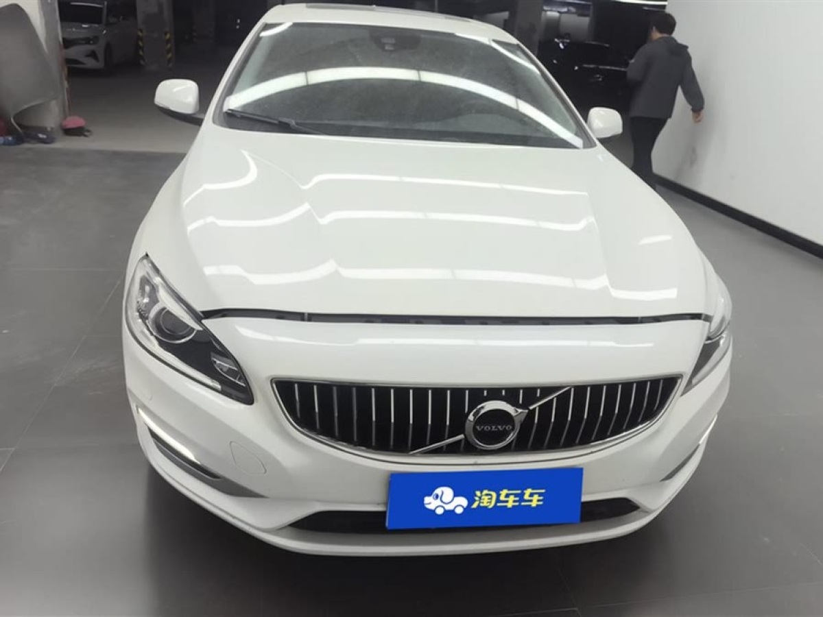 沃爾沃 S60  2014款 改款 T5 個性運(yùn)動版圖片