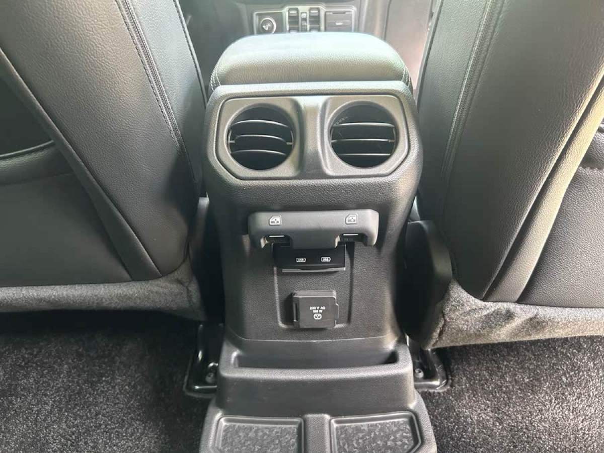 Jeep 牧馬人新能源  2022款 四門(mén) 2.0T 4xe 撒哈拉 螢光黃限量版圖片
