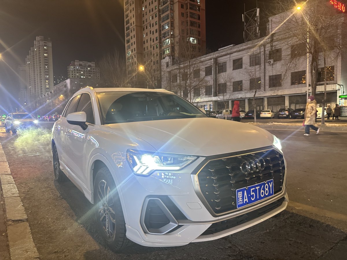 奧迪 奧迪Q3  2022款 35 TFSI 進(jìn)取動(dòng)感型圖片