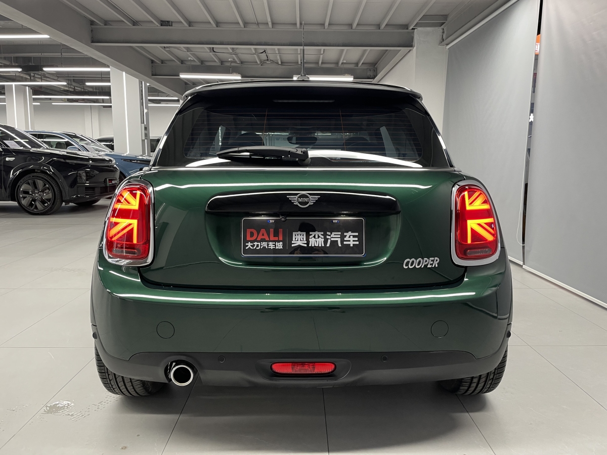 MINI COUNTRYMAN  2018款 1.5T COOPER 經(jīng)典派圖片