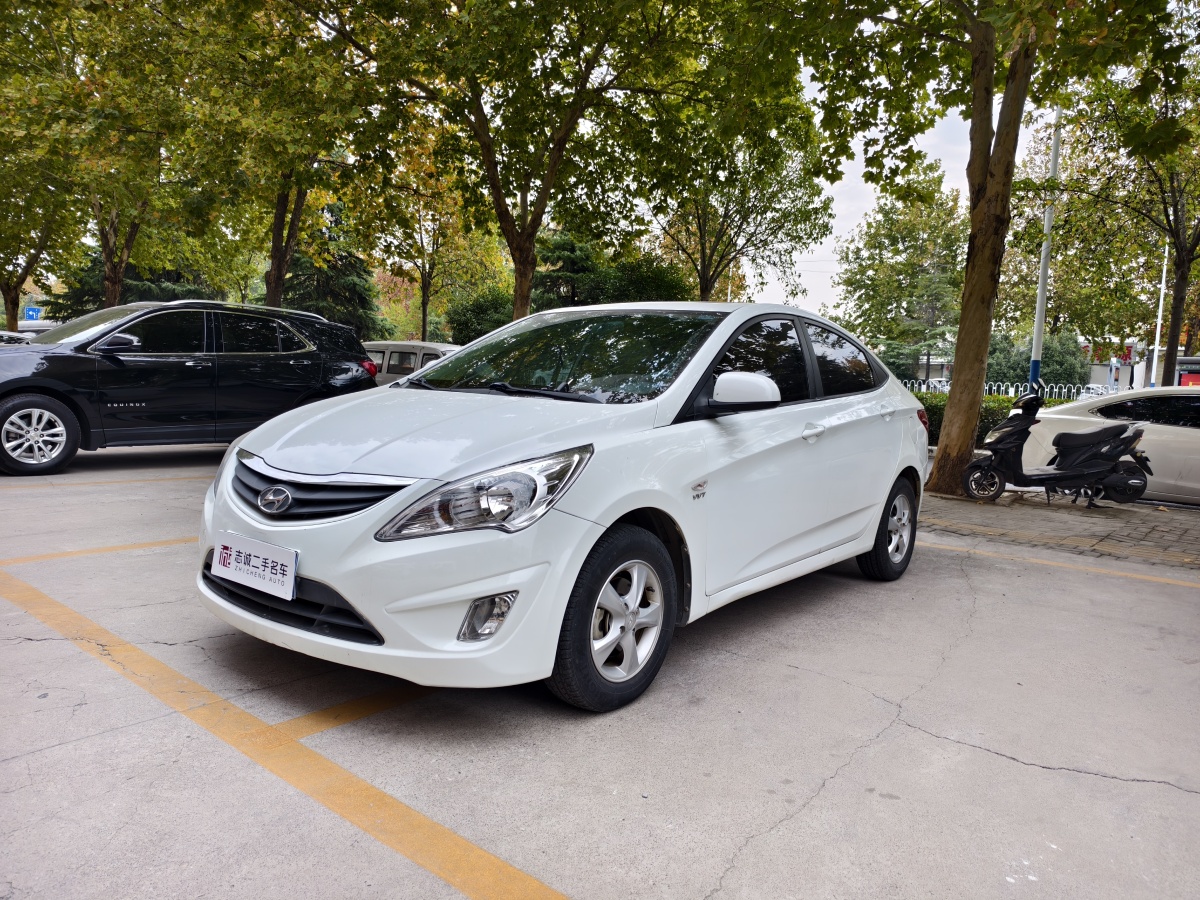 現(xiàn)代 瑞納  2013款 三廂 1.4L 自動標準型GL圖片