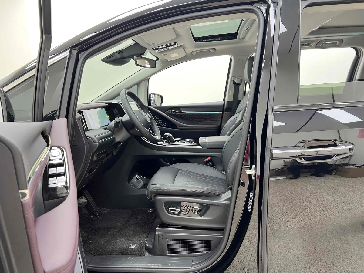 廣汽傳祺 M8  2024款 宗師系列 400T 至尊版圖片