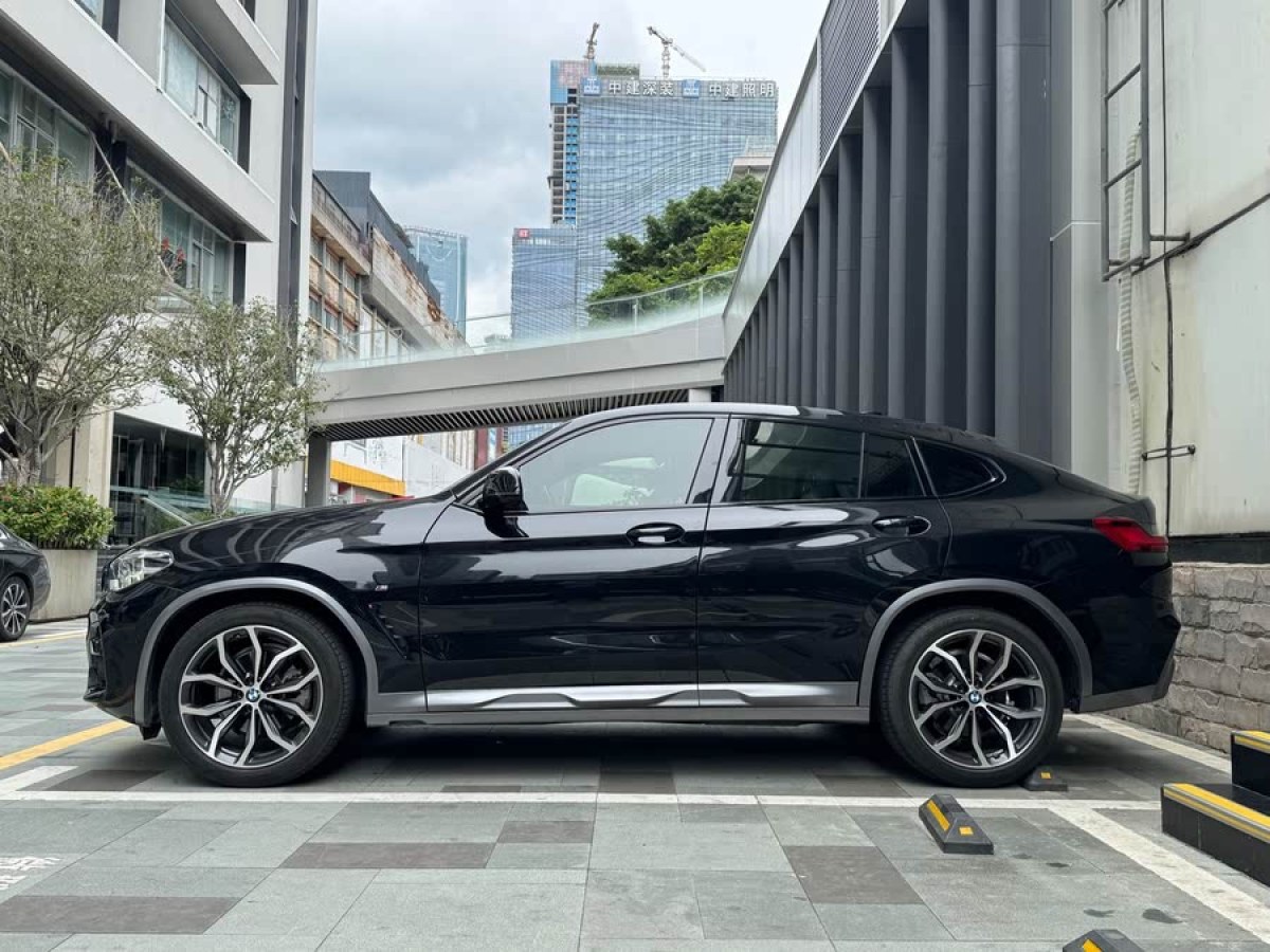 寶馬 寶馬X4  2019款 xDrive25i M越野套裝圖片