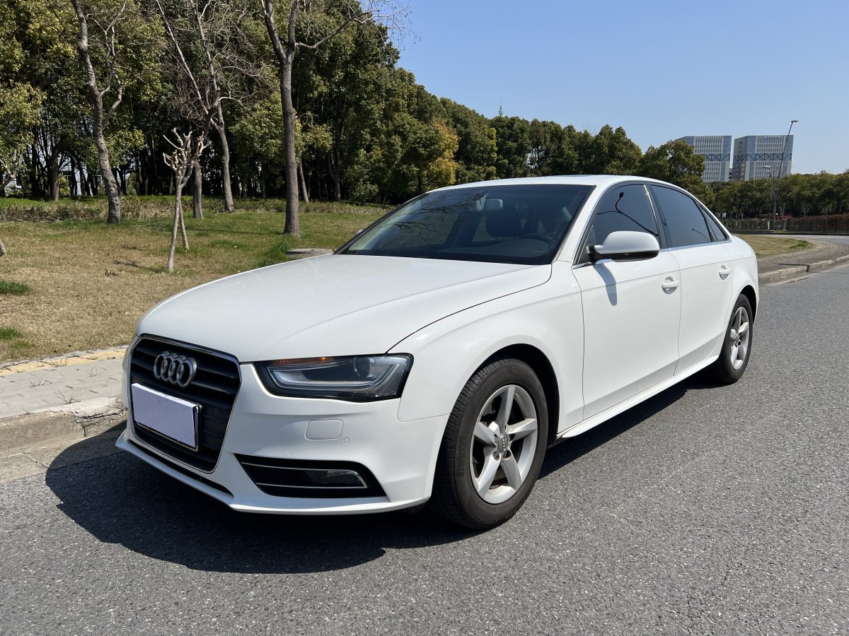 2015年3月奧迪 奧迪A4L  2015款 35 TFSI 自動舒適型