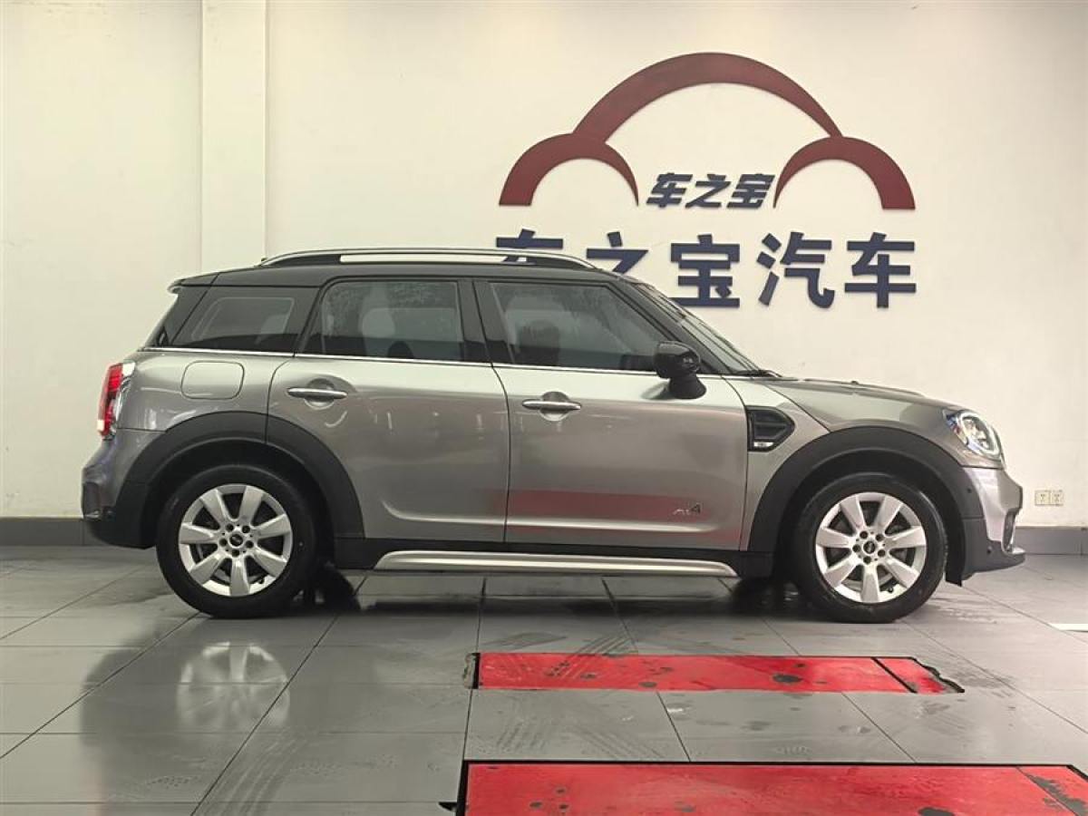 MINI COUNTRYMAN  2018款 1.5T COOPER ALL4 經(jīng)典派圖片