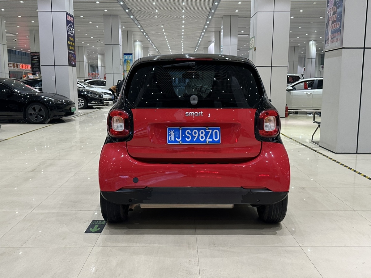 2017年3月smart fortwo  2015款 1.0L 52千瓦硬頂靈動(dòng)版