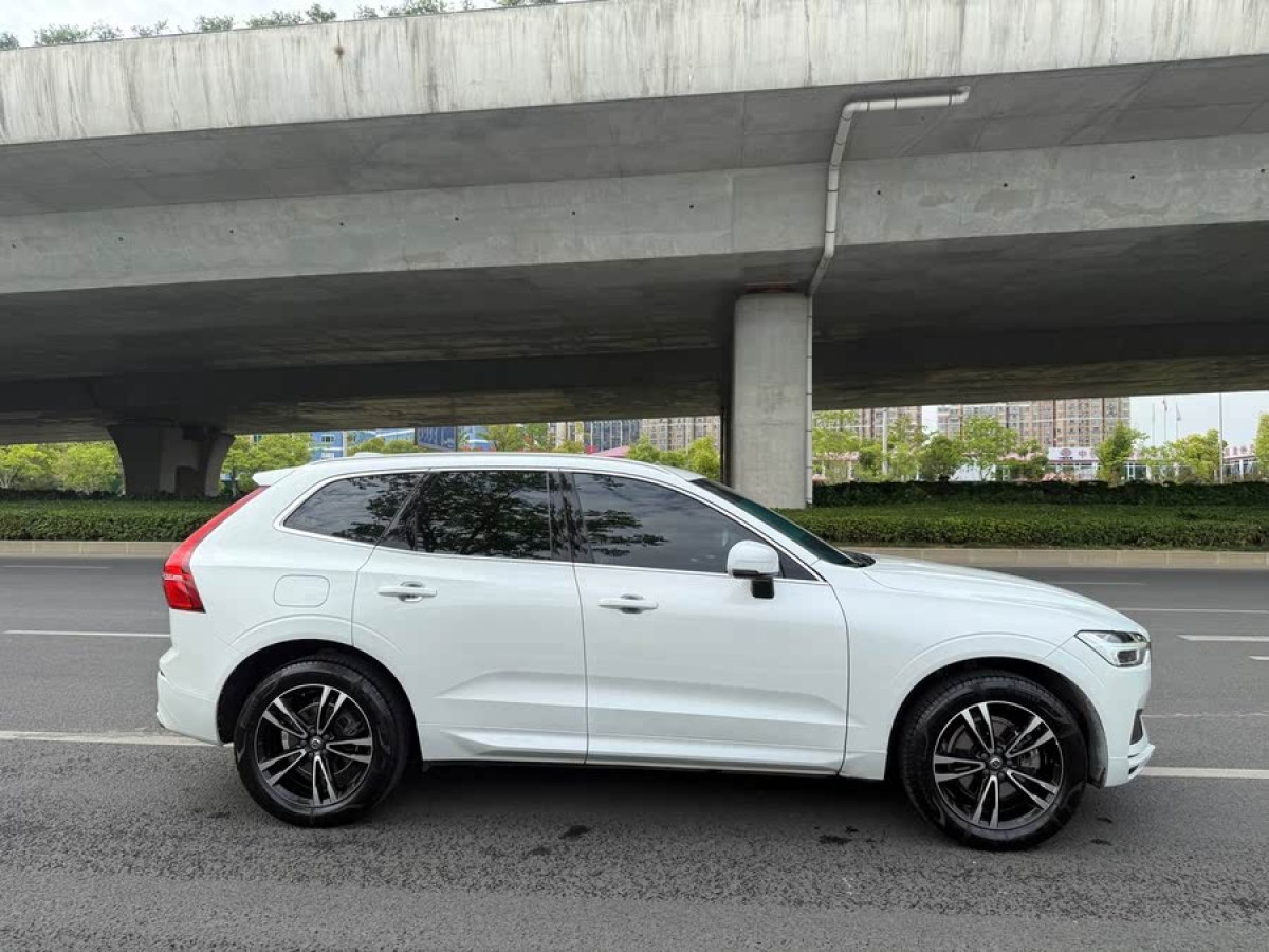 沃爾沃 XC60  2019款  T5 四驅(qū)智遠(yuǎn)版 國(guó)VI圖片
