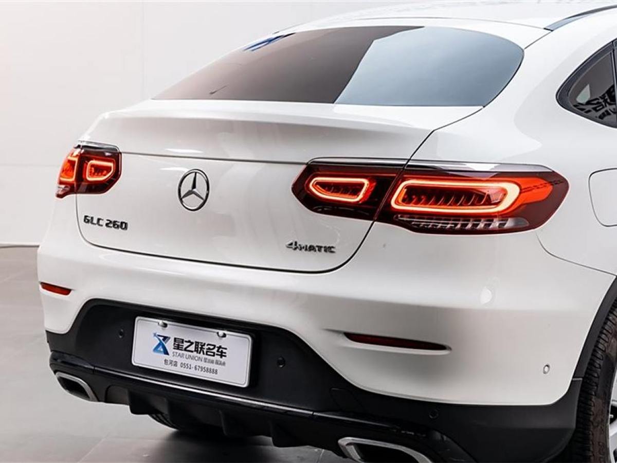 奔馳 奔馳GLC  2022款 改款 GLC 260 4MATIC 轎跑SUV圖片