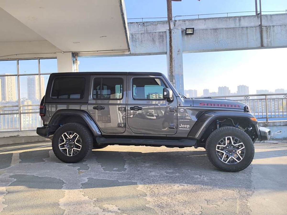 Jeep 牧馬人  2024款 2.0T 撒哈拉四門版圖片