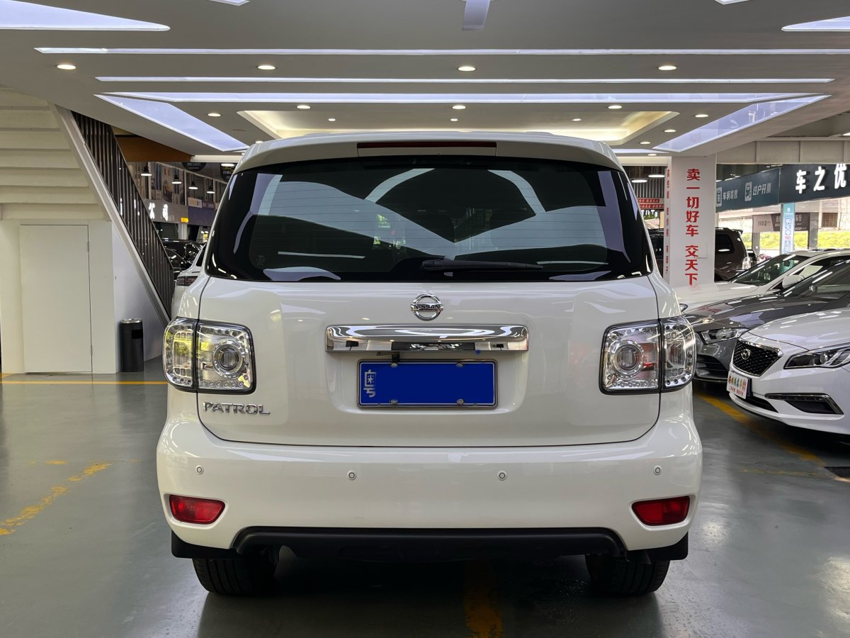 日產(chǎn) 途樂(lè)  2018款 4.0L 領(lǐng)英型圖片