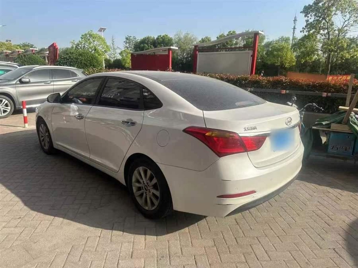 現(xiàn)代 名圖  2014款 1.8L 自動(dòng)智能型GLS圖片