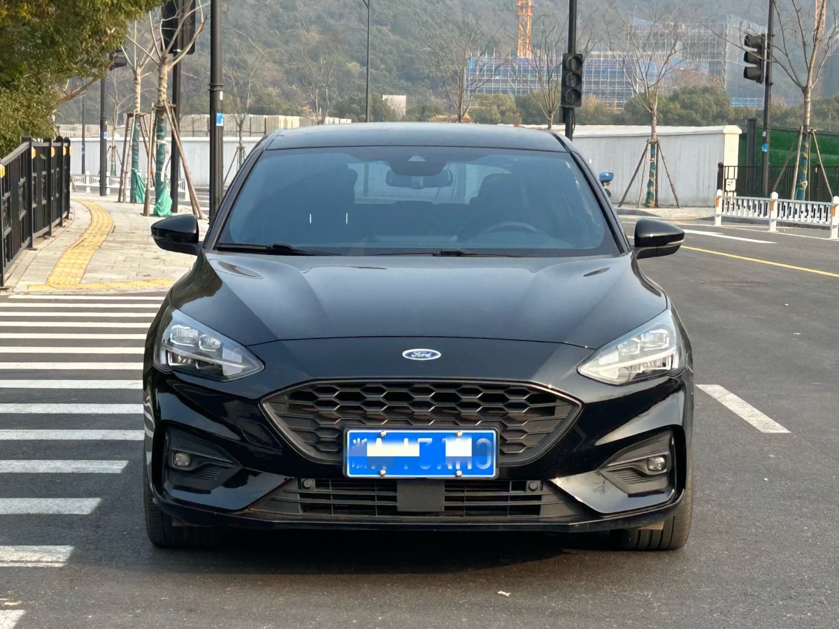 福特 福克斯  2021款 兩廂 EcoBoost 180 自動(dòng)ST Line圖片