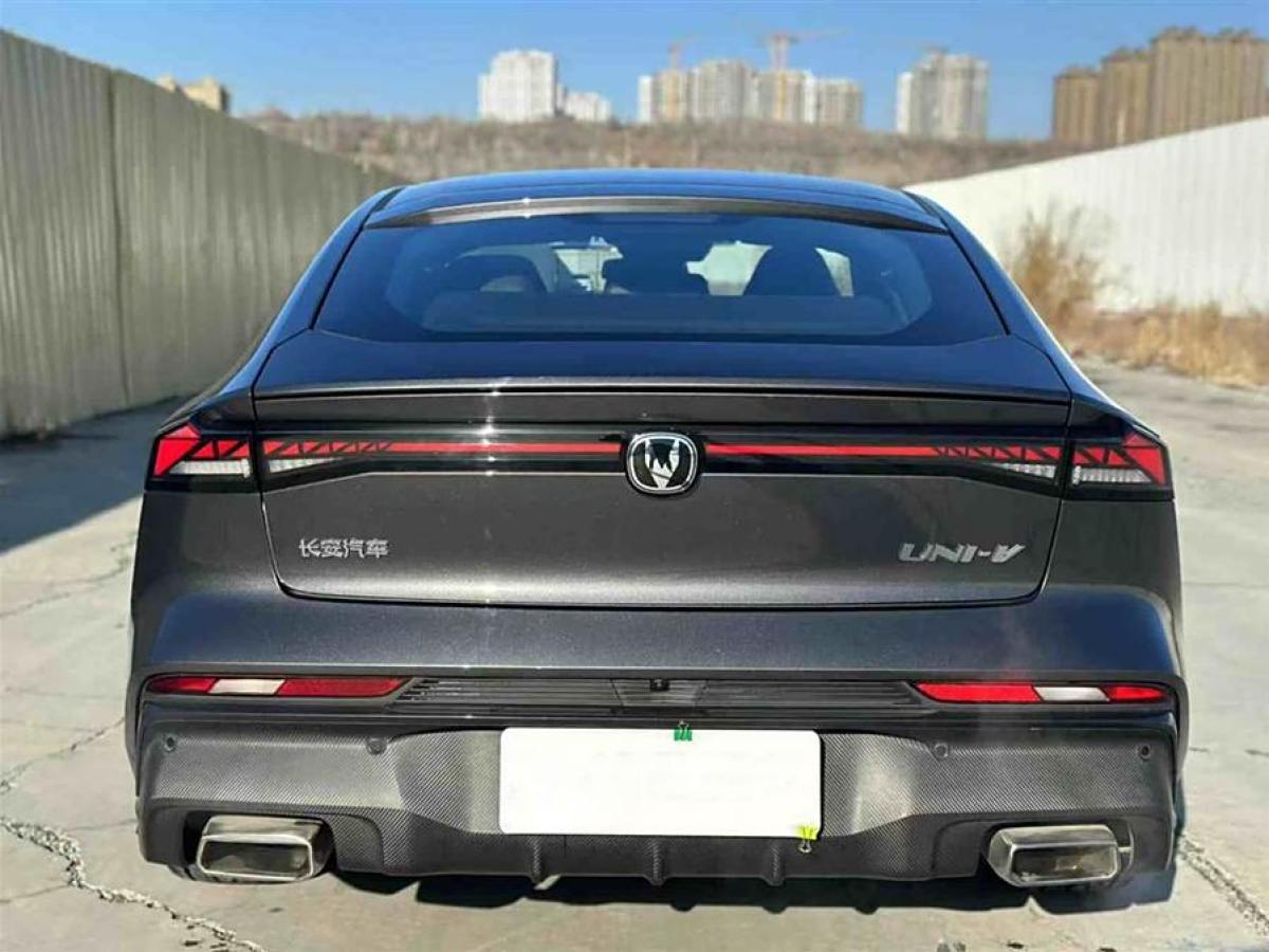 長(zhǎng)安 長(zhǎng)安UNI-V  2024款 1.5T 尊享型圖片